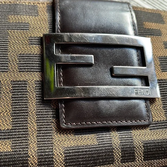 **Sold** Vintage FENDI long wallet - Picture 2 of 7